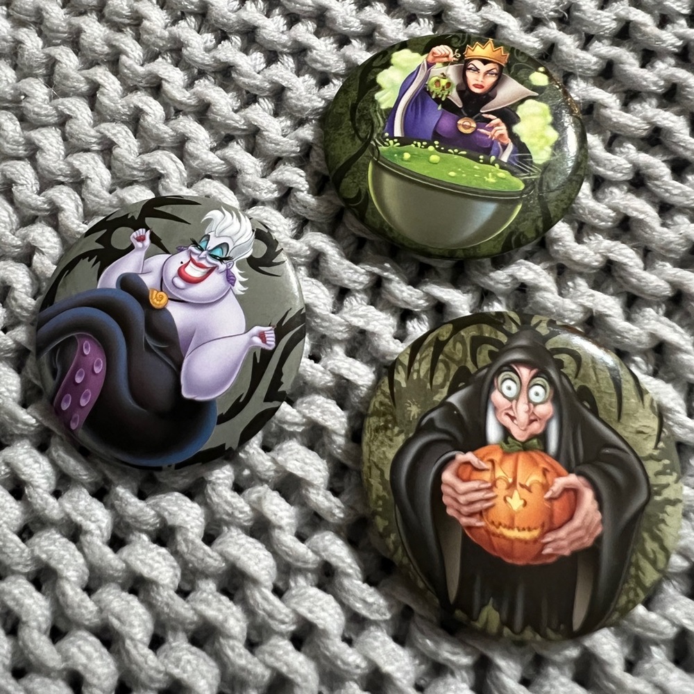 Disney villain pin pack